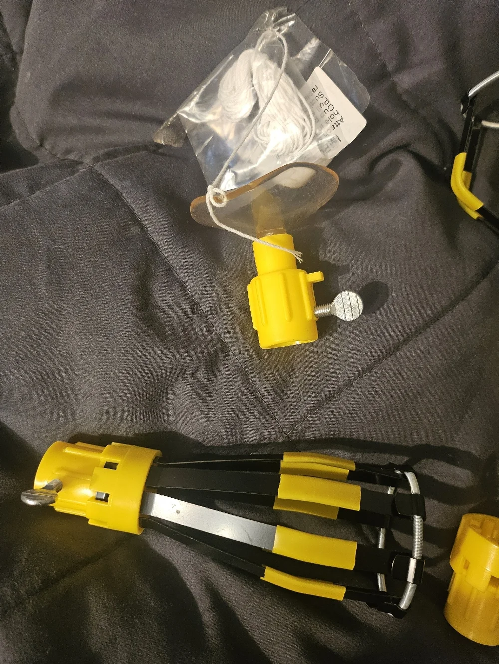 Light Bulb‎ Changing Kit, No Handle  Commercial Electric